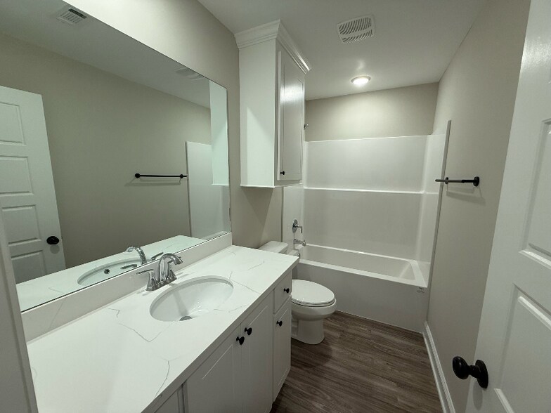 Building Photo - 546 Patrick Farms Dr