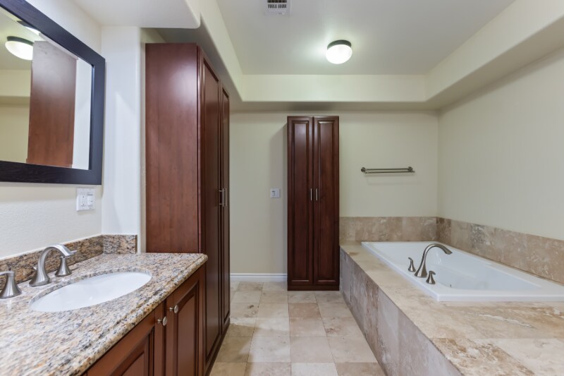 Building Photo - 5305 Bellingham Ave