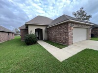 Building Photo - MOVE IN SPECIAL!!!! 3 bedroom, 2 bathroom ...