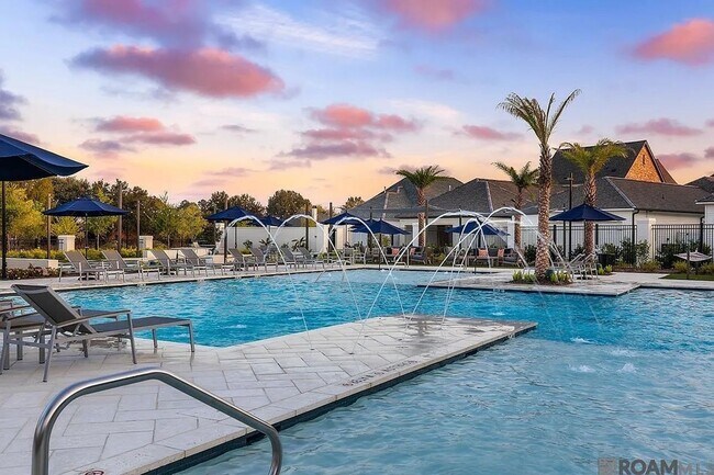 Building Photo - 3 Bedroom Home in Rouzan |Community Pool