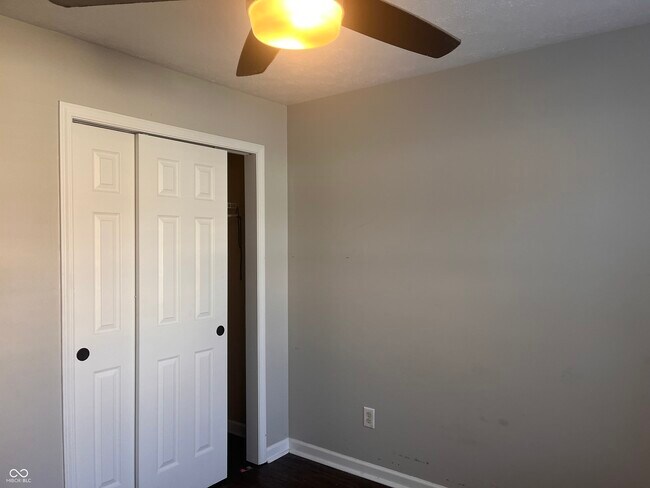 Building Photo - 10937 Snowdrop Way