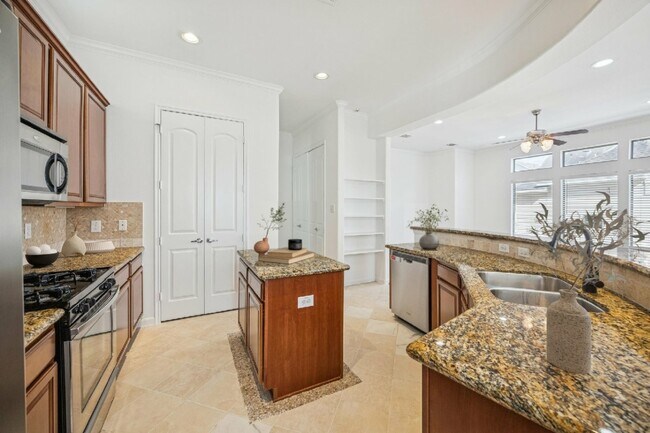 Building Photo - 5210 Petty St