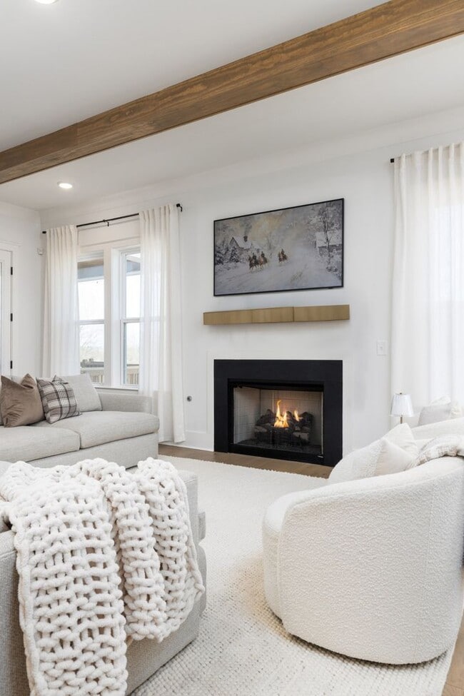 Building Photo - Now available in the highly desirable Lockwood Glen community in Franklin