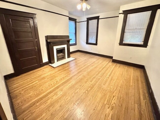 Building Photo - EvergreenStreet111