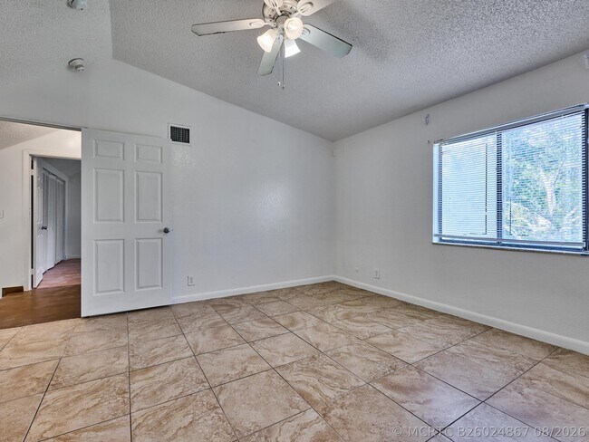 Building Photo - 57 Peachtree Pl