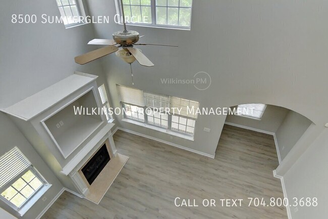Building Photo - 8500 Summer Glen Cir