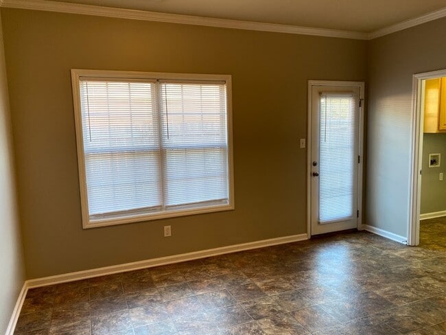 Building Photo - 3514 Choctaw Dr SE