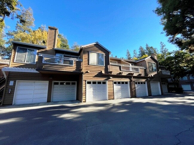 Building Photo - 2546 Alveswood Cir