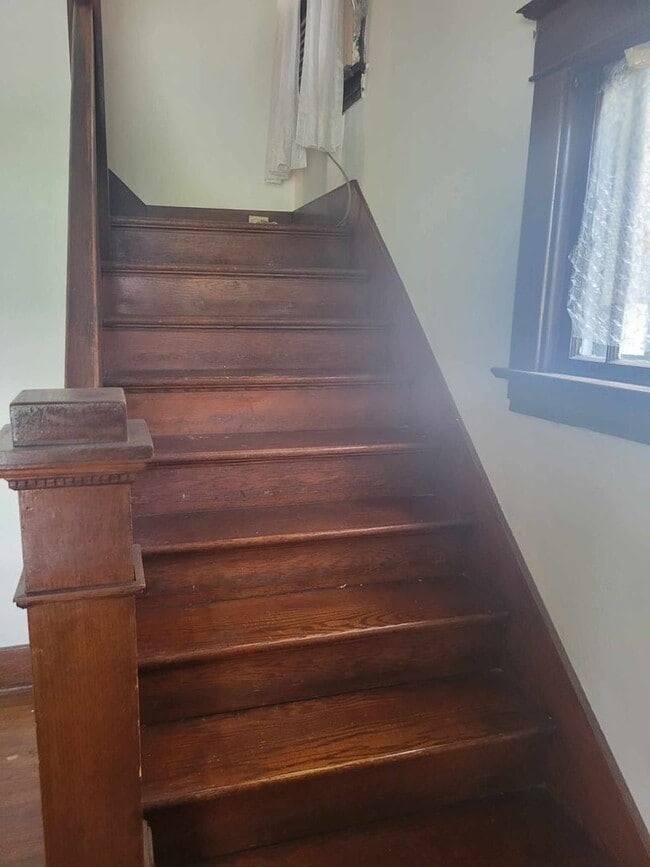Building Photo - Spacious 3-bedroom 1 bath**$500 OFF FIRST ...