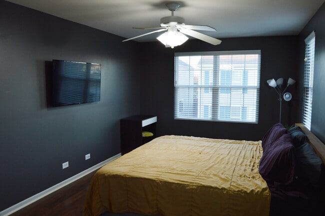 Building Photo - 225 W Washington St