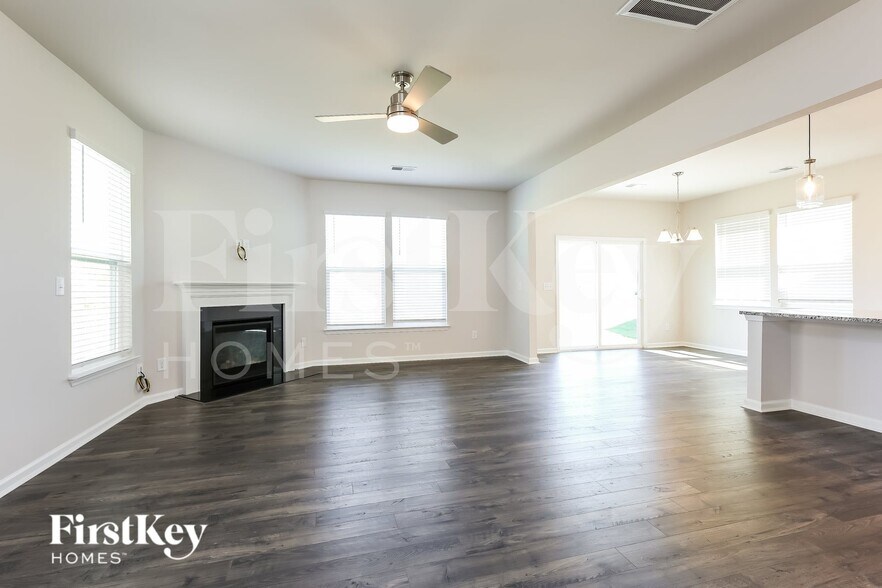 Building Photo - 614 Goldburn Wy