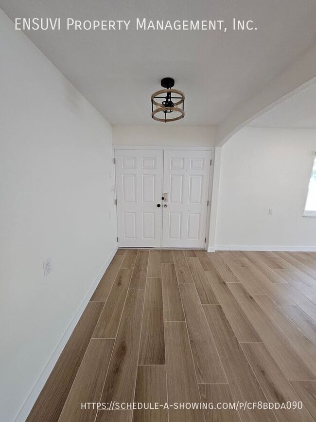 Building Photo - 1018 Spindle Palm Way