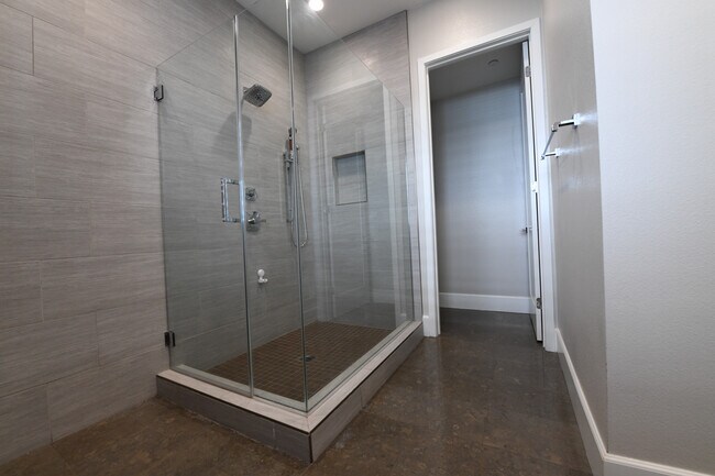 Building Photo - 12775 Bluff Creek Dr