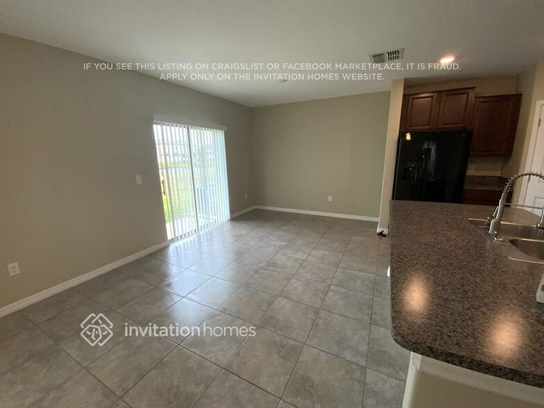 Building Photo - 5140 White Chicory Dr