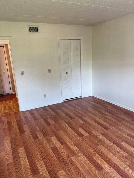 Bedroom - 2846 Somerset Park Dr