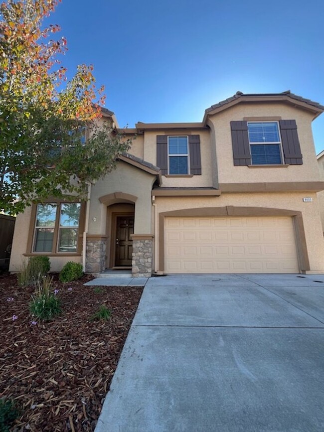 Primary Photo - 4 Bedroom Home in Gated Community With Sho...