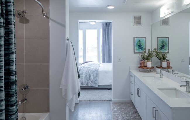 Building Photo - 3972 E Evans Ave