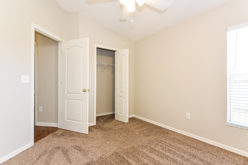 Building Photo - 429 Maple Pointe Dr