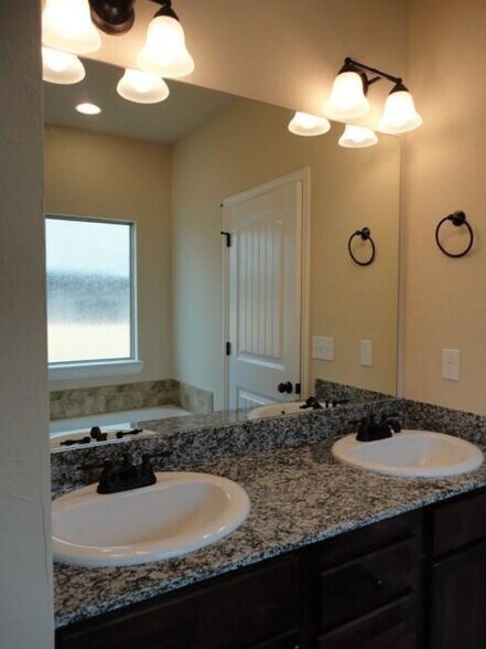 Building Photo - 309 Timber Ln