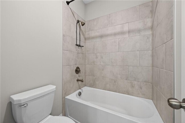 Building Photo - 1020 River Park Dr