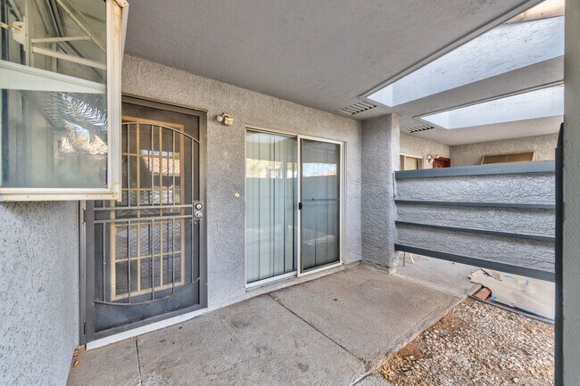 Building Photo - 221 N Lamb Blvd