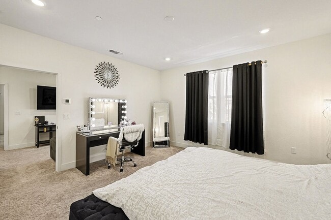 Building Photo - Newer Home Available in Tracy Hills