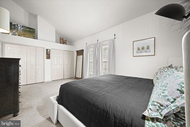 Building Photo - 20 Tenby Ct