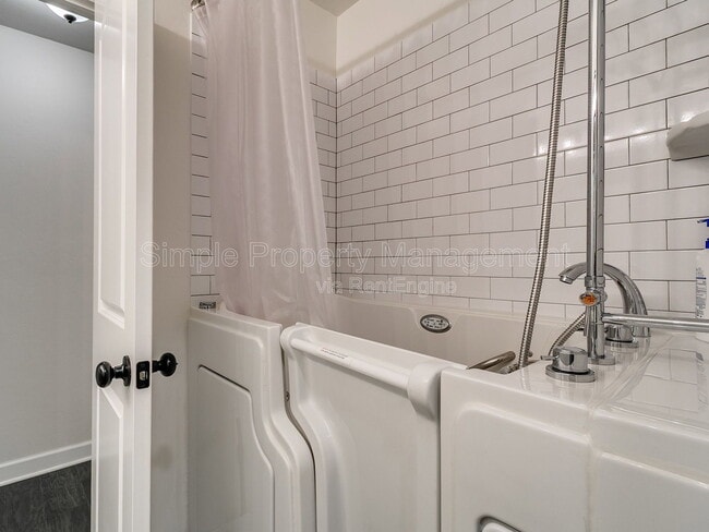 Building Photo - 18008 Jimenez Dr