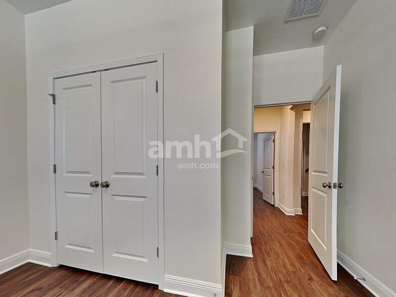 Building Photo - 27537 St Andrews Ave