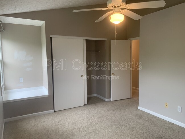 Building Photo - 8620 Olenbrook Dr