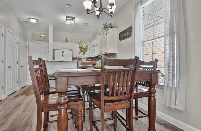 Building Photo - 504 River Oaks Dr