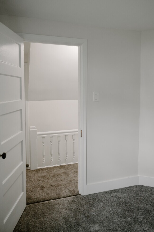 Building Photo - 354 Terrace Blvd