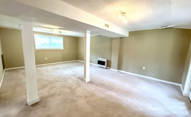 Building Photo - 4015 Izlar Ln