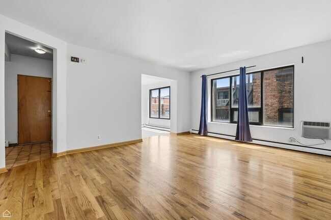 Building Photo - 5229 S Greenwood Ave