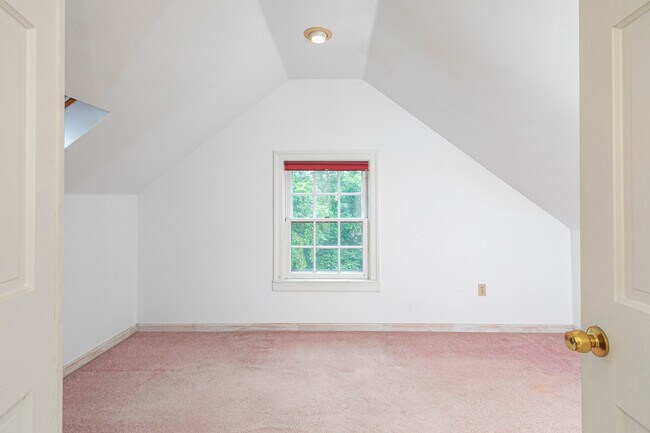 Building Photo - 254 Jefferson Rd