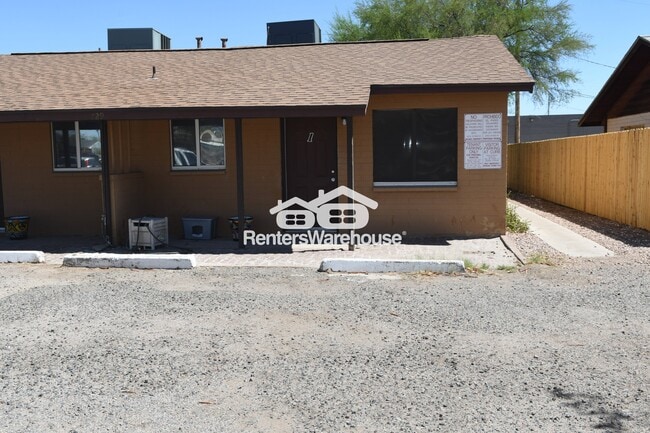 Building Photo - 729 E Mission Ln