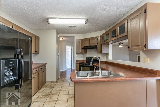 Building Photo - 105 Shara Dr