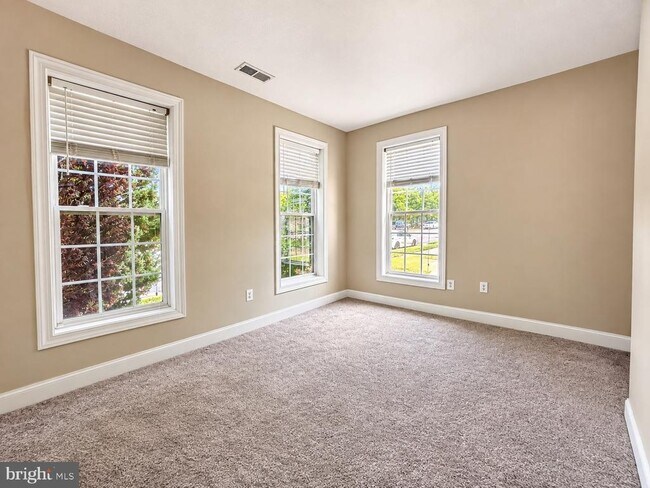 Building Photo - 2261 Potomac Club Pkwy