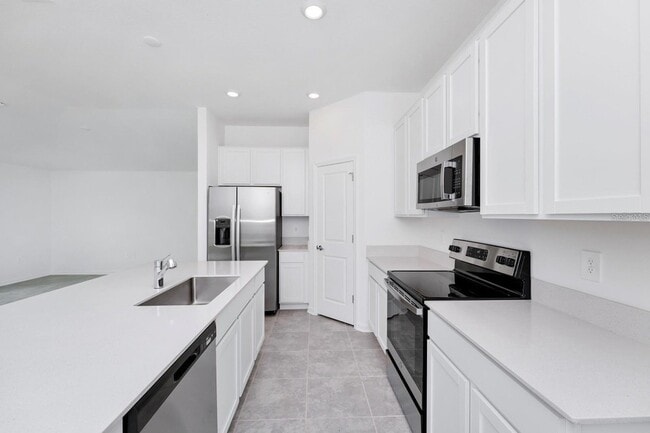 Building Photo - 4057 Ambrose Ave