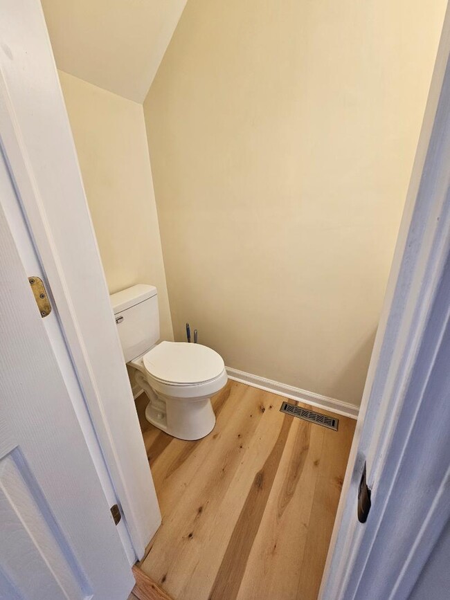 Building Photo - 7322 Fleming Rd