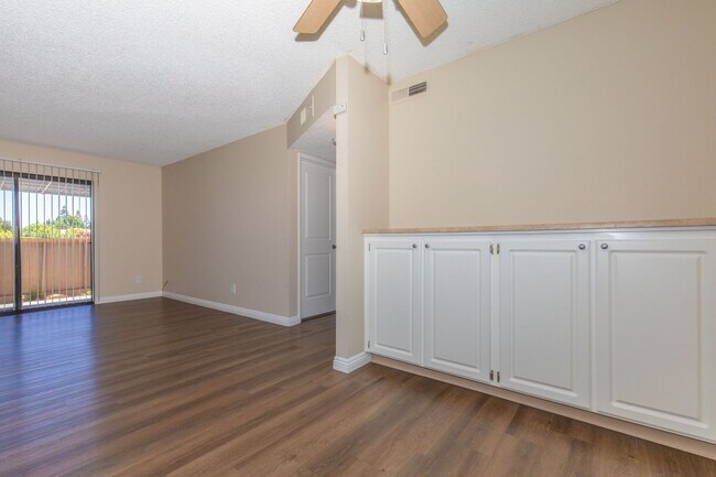 Building Photo - Stop by today at the 1 bed / 1 bath of you...