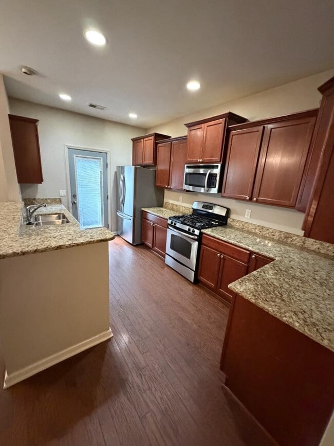 Building Photo - 827 Bibury Ct