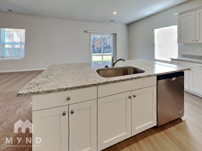 Building Photo - 132 Everglade Wy