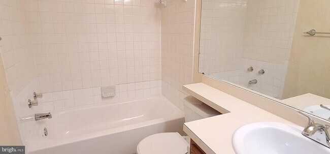 Building Photo - 18010 Chalet Dr