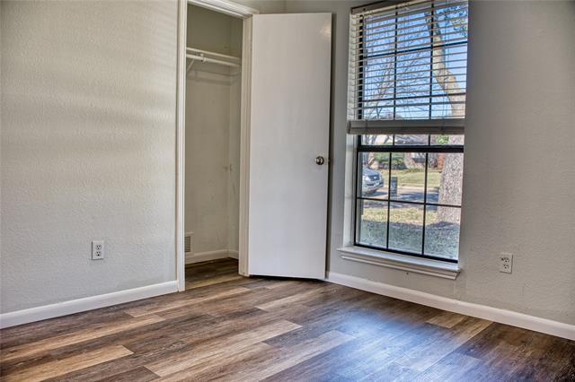 Building Photo - 1528 Mayflower Dr