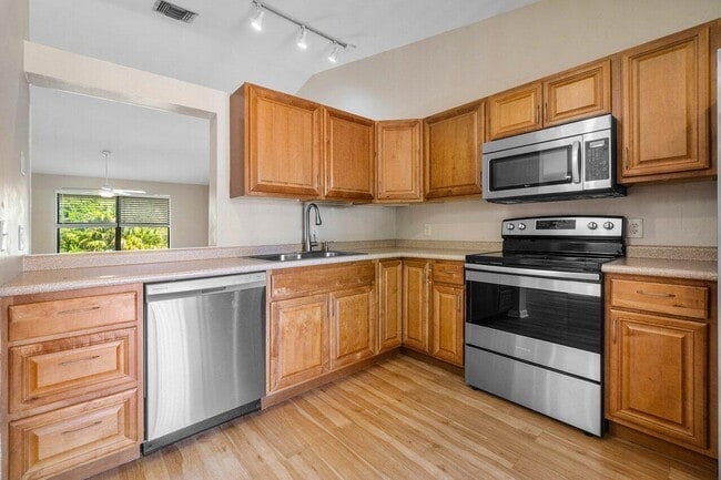 Building Photo - 13135 Chadwick Ct