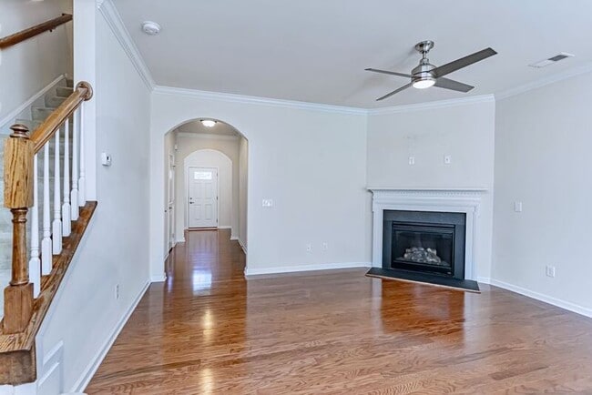 Building Photo - 307 Christiane Way