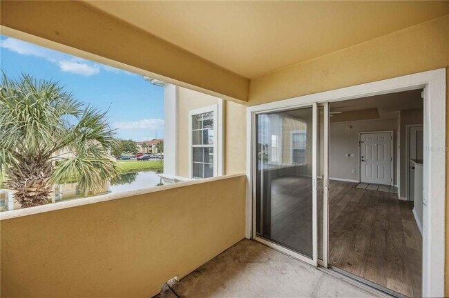 Building Photo - 1025 Villagio Cir