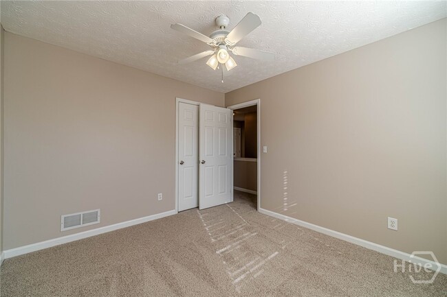 Building Photo - 670 Woodland Ridge Dr