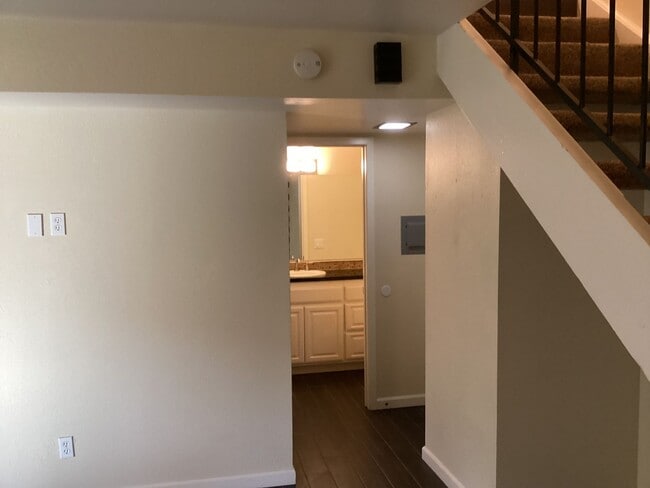 Building Photo - Updated Knollwood Meadows Two Story Condo ...